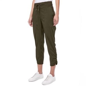 Lululemon Dance Studio Crop Size 4